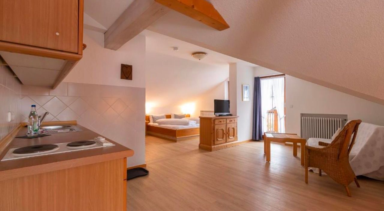 Wohnbereich - Apartment - Ferienwohnung - Oberammergau - Hotel Antonia